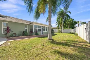 527 Wayfarer Dr, Tarpon Springs, FL 34689 - Photo 33