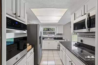 2321 Wooten Road, Dover, FL 33527 - Photo 17