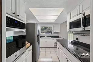 2321 Wooten Rd, Dover, FL 33527 - Photo 17