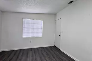 8315 Libby Ln, Tampa, FL 33619 - Photo 11