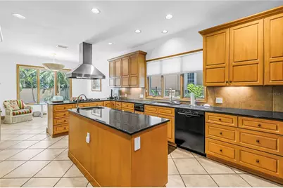 1524 Brightwaters Boulevard NE, Saint Petersburg, FL 33704 - Photo 33