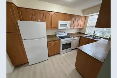 7605 Pasa Dobles Court, Tampa, FL 33615 - Photo 3