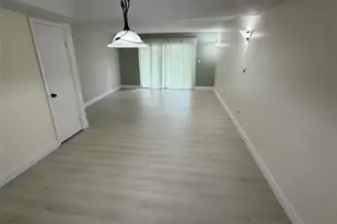 7605 Pasa Dobles Ct, Tampa, FL 33615 - Photo 7