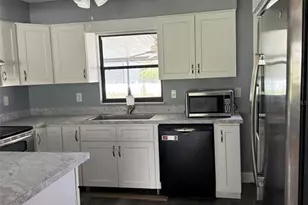 38745 Cambridge Dr, Zephyrhills, FL 33540 - Photo 7