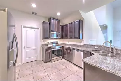 2111 Broadway View Avenue, Brandon, FL 33510 - Photo 13
