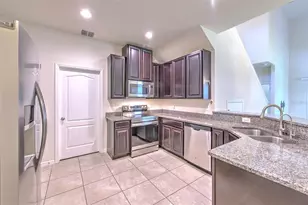 2111 Broadway View Ave, Brandon, FL 33510 - Photo 13