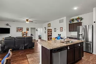 524 Blue Water Ct, Haines City, FL 33844 - Photo 13
