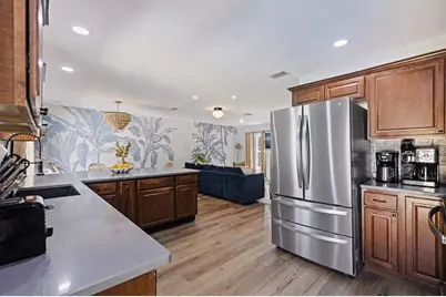 8580 139th Lane, Seminole, FL 33776 - Photo 9
