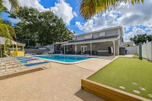 8580 139th Ln, Seminole, FL 33776 - Photo 31
