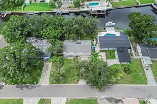 10718 Drummond Rd, Tampa, FL 33615 - Photo 9