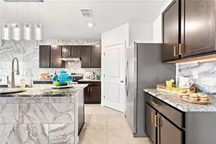 33635 Hamilton Hl Ln, Wesley Chapel, FL 33545 - Photo 17