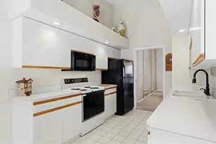 4450 Del Sol Blvd, Sarasota, FL 34243 - Photo 13