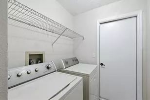 4450 Del Sol Blvd, Sarasota, FL 34243 - Photo 29
