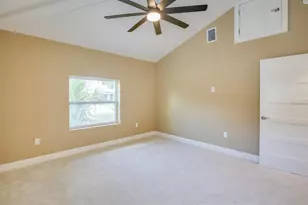 9046 3rd St N, Saint Petersburg, FL 33702 - Photo 43