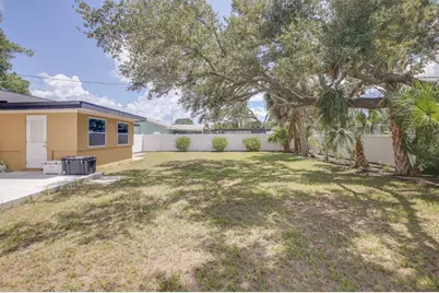 9046 3rd Street N, Saint Petersburg, FL 33702 - Photo 9