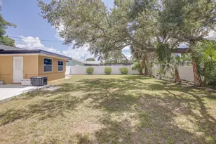 9046 3rd St N, Saint Petersburg, FL 33702 - Photo 9