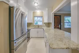 9046 3rd St N, Saint Petersburg, FL 33702 - Photo 21