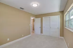 9046 3rd St N, Saint Petersburg, FL 33702 - Photo 33