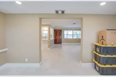 9046 3rd Street N, Saint Petersburg, FL 33702 - Photo 25