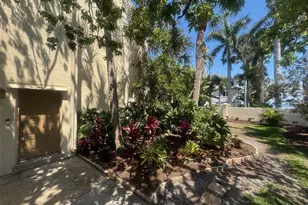 7550 Sunshine Skyway Ln S, Saint Petersburg, FL 33711 - Photo 9
