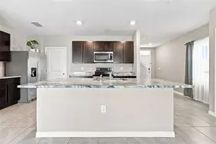 8373 Claw Glades Loop, Wesley Chapel, FL 33545 - Photo 9