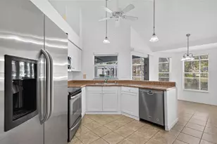2791 Golf Lake Dr, Plant City, FL 33566 - Photo 9