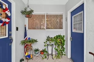 5988 Bonaventure Pl, Sarasota, FL 34243 - Photo 9