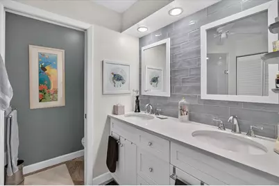 5988 Bonaventure Place, Sarasota, FL 34243 - Photo 35