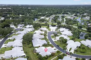 5988 Bonaventure Pl, Sarasota, FL 34243 - Photo 7