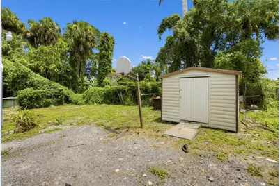 5803 13th Street E, Bradenton, FL 34203 - Photo 9