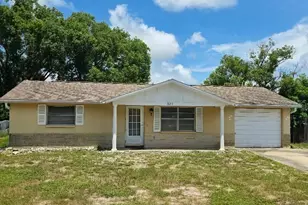 7639 Seashore Dr, Port Richey, FL 34668 - Photo 1