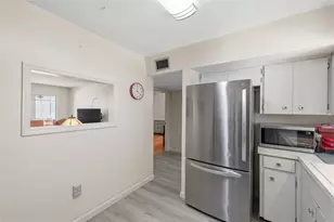 9940 47th Ave N, Saint Petersburg, FL 33708 - Photo 7