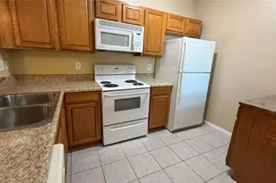 9523 Grovedale Cir, Riverview, FL 33578 - Photo 5