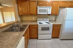 9523 Grovedale Cir, Riverview, FL 33578 - Photo 5