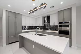 275 1st Ave S, Saint Petersburg, FL 33701 - Photo 9