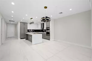 275 1st Ave S, Saint Petersburg, FL 33701 - Photo 11