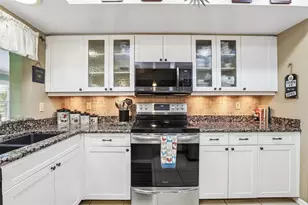 1913 Wolf Laurel Dr, Sun City Center, FL 33573 - Photo 19