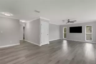 209 Fernwood Cir, Seminole, FL 33777 - Photo 9