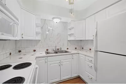 138 36th Avenue N #208 W, Saint Petersburg, FL 33704 - Photo 3