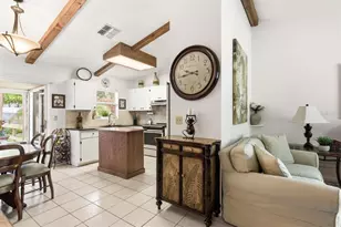 624 E Spruce St, Tarpon Springs, FL 34689 - Photo 9