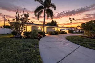 5188 40th St S, Saint Petersburg, FL 33711 - Photo 1
