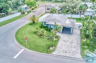 2425 Baywood Dr E, Dunedin, FL 34698 - Photo 37