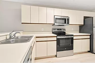 14635 Par Club Circle, Tampa, FL 33618 - Photo 11