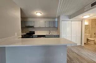 9481 Highland Oak Dr, Tampa, FL 33647 - Photo 5