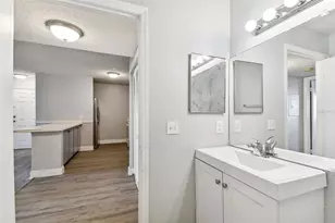 9481 Highland Oak Dr, Tampa, FL 33647 - Photo 17