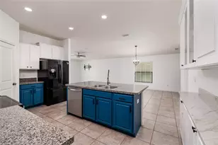 36077 Stable Wilk Ave, Zephyrhills, FL 33541 - Photo 15