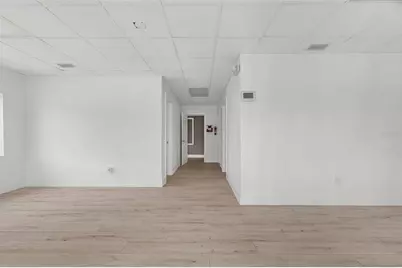 10302 N Nebraska Avenue, Tampa, FL 33612 - Photo 5