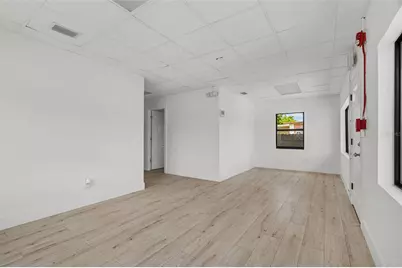 10302 N Nebraska Avenue, Tampa, FL 33612 - Photo 7