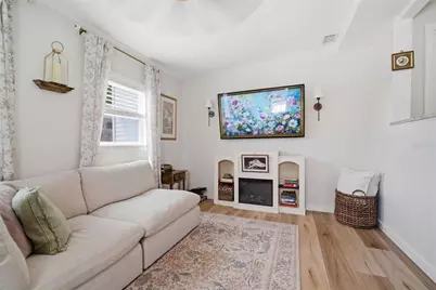 4120 Burlington Avenue N, Saint Petersburg, FL 33713 - Photo 9