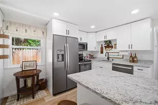 4120 Burlington Ave N, Saint Petersburg, FL 33713 - Photo 7